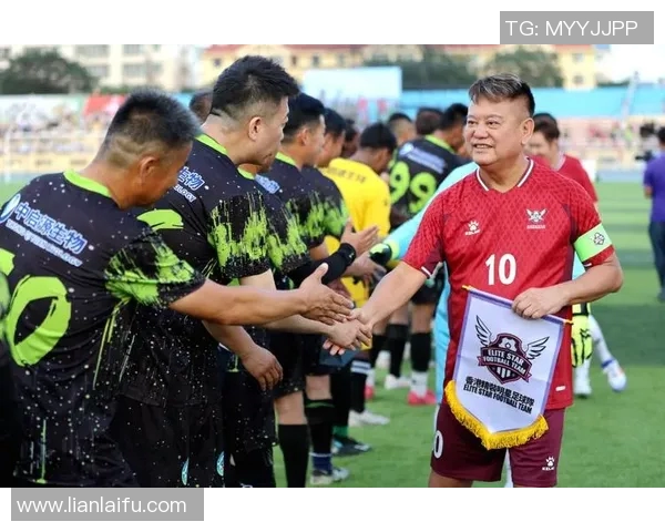 杨字闪耀绿茵场足球明星中那些与杨有关的传奇人物