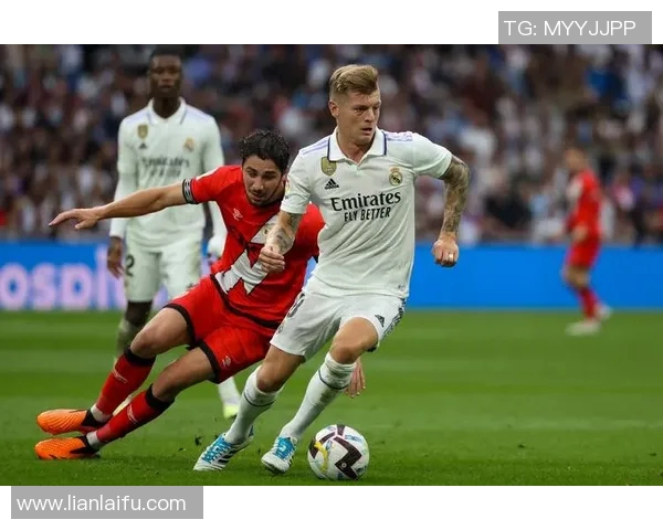 足球明星荣誉瞬间集锦精彩回顾与感动时刻分享