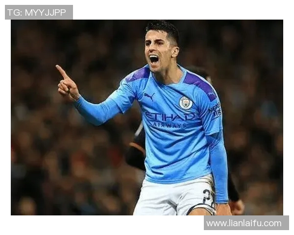 坎塞洛：从边锋到全能战士的华丽转身与足球生涯的精彩瞬间