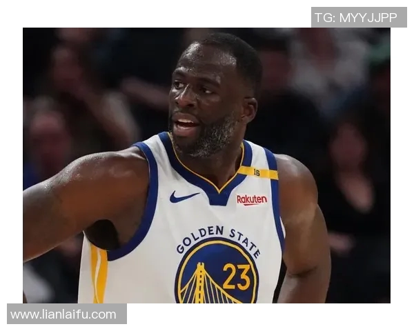 德雷蒙德格林的篮球生涯与领导力探索：从新秀到冠军核心的成长之路