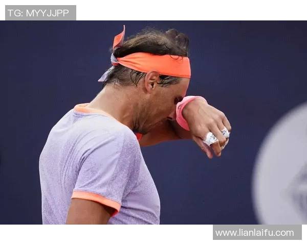 名字极其冗长的足球明星男士在赛场上的传奇故事与辉煌成就