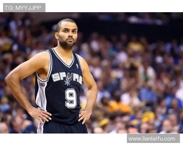 如何通过社交媒体和赛事活动深入了解7号篮球明星的真实生活与职业生涯